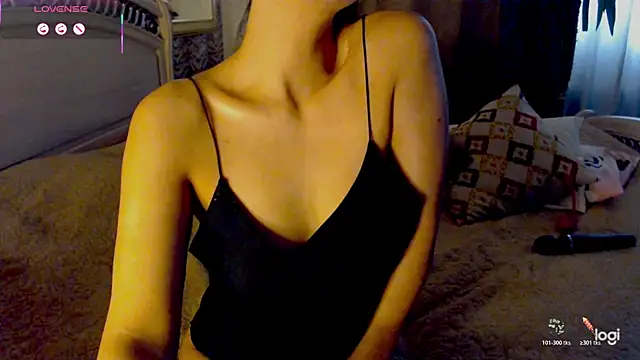 Snapshot of Iam_Luna chatting on May 30, 12:13 pm Iam Luna online show from May 30, 12:13 pm