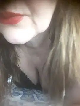 Snapshot of sua_sub_ chatting on December 5, 3:06 pm sua sub  online show from December 5, 3:06 pm