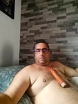 ADRIAN ADI40 online show from May 2, 9:25 am