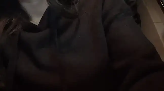 Snapshot of Tw_Zoella chatting on February 4, 4:08 pm Tw Zoella online show from February 4, 4:08 pm