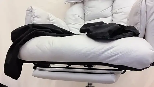 Snapshot of Tw_Zoella chatting on February 5, 3:05 pm Tw Zoella online show from February 5, 3:05 pm