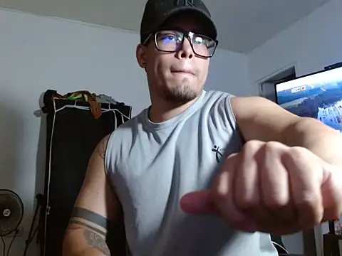 Snapshot of Danielsbigcum chatting on July 28, 3:43 pm Danielsbigcum online show from July 28, 3:43 pm