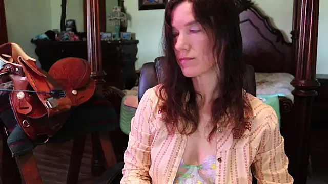 Snapshot of thornburyrose chatting on March 12, 6:58 pm thornburyrose online show from March 12, 6:58 pm