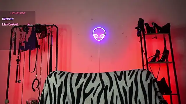 CyberXGoddess online show from February 4, 7:14 am