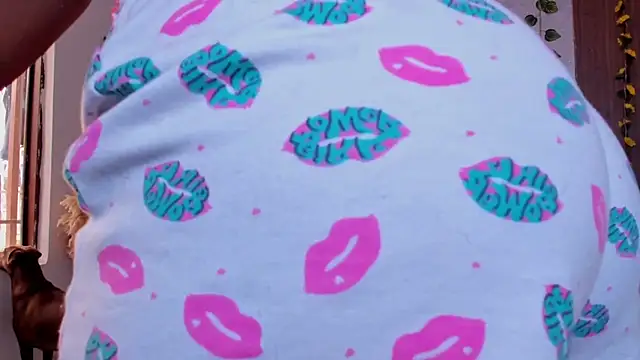 Snapshot of kelly_thomson chatting on February 9, 2:32 pm kelly thomson online show from February 9, 2:32 pm