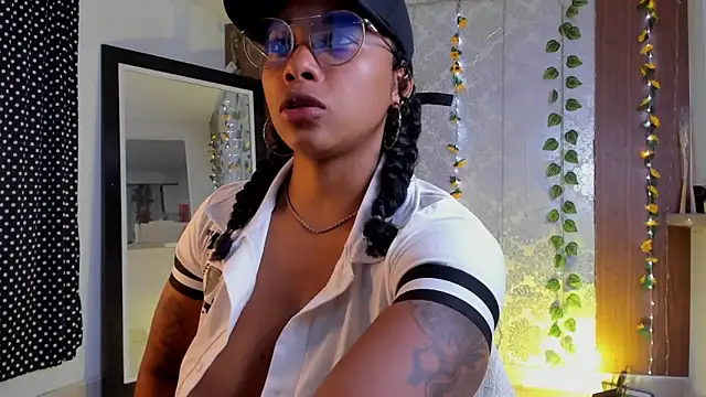 kelly thomson online show from March 19, 11:20 pm