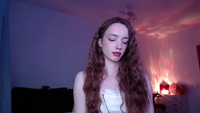 Snapshot of Weeissy chatting on December 1, 8:20 pm Weeissy online show from December 1, 8:20 pm