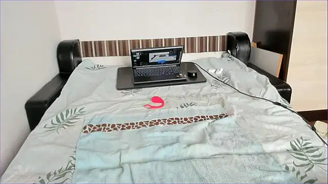 Snapshot of sweet-tinqerbell chatting on June 7, 11:58 am sweet-tinqerbell online show from June 7, 11:58 am