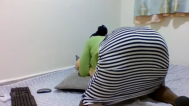Snapshot of sweetelle09 chatting on April 19, 7:38 pm sweetelle09 online show from April 19, 7:38 pm