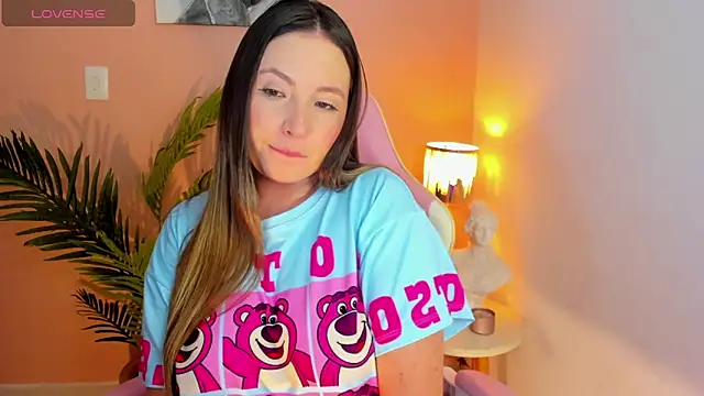 Snapshot of HannaMiller_1 chatting on June 20, 6:27 am HannaMiller 1 online show from June 20, 6:27 am