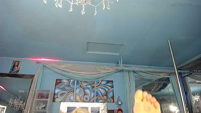 ADRIANNA FOX online show from March 2, 7:15 am