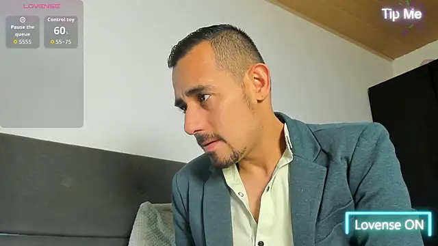 Snapshot of jhonyalzate2 chatting on May 3, 12:05 am jhonyalzate2 online show from May 3, 12:05 am