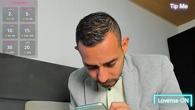 Snapshot of jhonyalzate2 chatting on May 30, 2:52 am jhonyalzate2 online show from May 30, 2:52 am