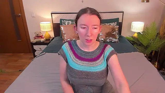 Snapshot of CatherineWalls chatting on April 6, 4:57 am CatherineWalls online show from April 6, 4:57 am