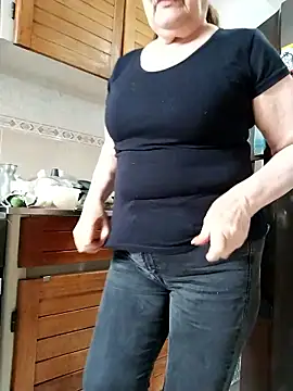 Snapshot of Vicky_Rosse chatting on June 5, 5:51 pm Vicky Rosse online show from June 5, 5:51 pm