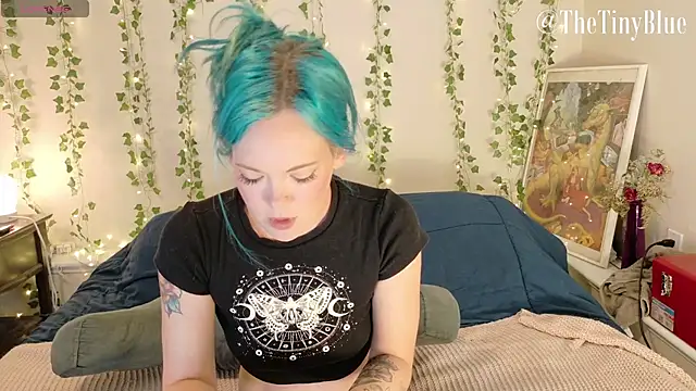 thetinyblue online show from September 18, 4:09 pm