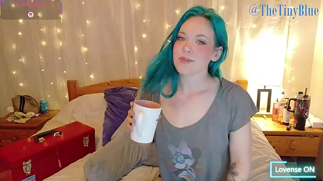 thetinyblue online show from April 13, 4:34 pm