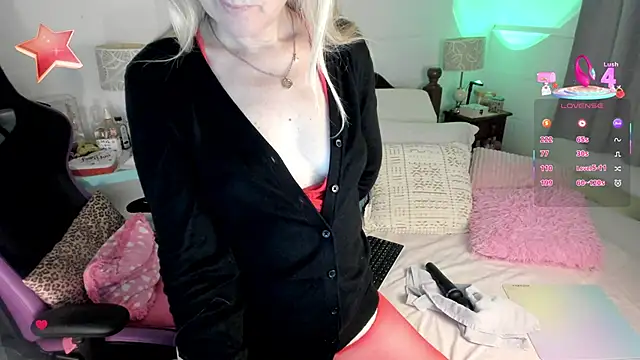 Snapshot of 1Sweetnina chatting on April 20, 8:10 pm 1Sweetnina online show from April 20, 8:10 pm