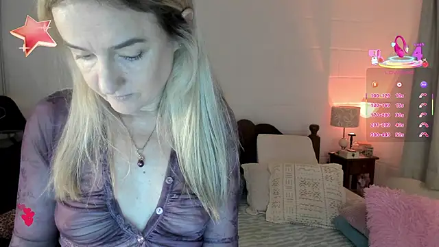Snapshot of 1Sweetnina chatting on May 4, 9:11 pm 1Sweetnina online show from May 4, 9:11 pm