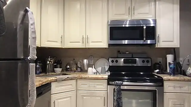 BigGuyMuscle online show from April 18, 9:59 pm