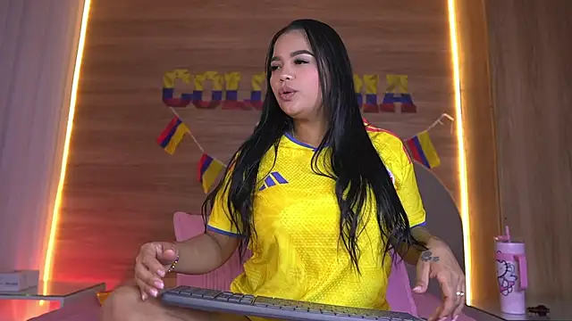 Snapshot of alexaa_walker chatting on July 3, 12:22 pm alexaa walker online show from July 3, 12:22 pm