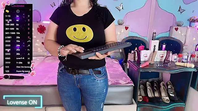 Zaly mature online show from April 17, 11:19 pm