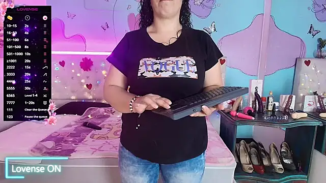 Zaly mature online show from May 26, 10:50 pm