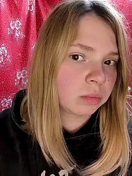 Zuli Kiska online show from March 12, 8:20 pm