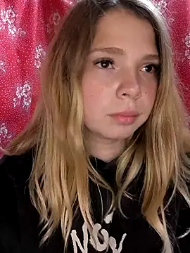 Zuli Kiska online show from October 11, 7:34 pm