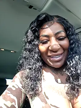 Snapshot of JosyBlack chatting on February 11, 10:37 am JosyBlack online show from February 11, 10:37 am