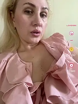 YourBlondee online show from May 26, 3:57 am