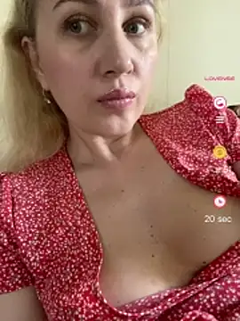 YourBlondee online show from June 2, 12:45 am
