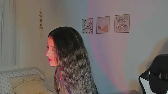 Snapshot of iriswest_ chatting on December 6, 1:40 am iriswest  online show from December 6, 1:40 am