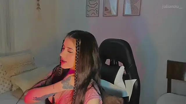 Snapshot of iriswest_ chatting on December 8, 2:07 am iriswest  online show from December 8, 2:07 am