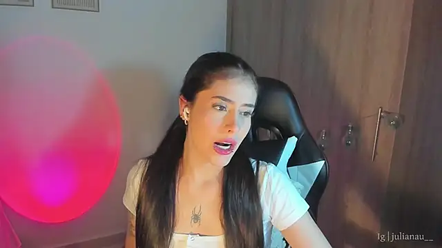 Snapshot of iriswest_ chatting on January 15, 1:45 am iriswest  online show from January 15, 1:45 am