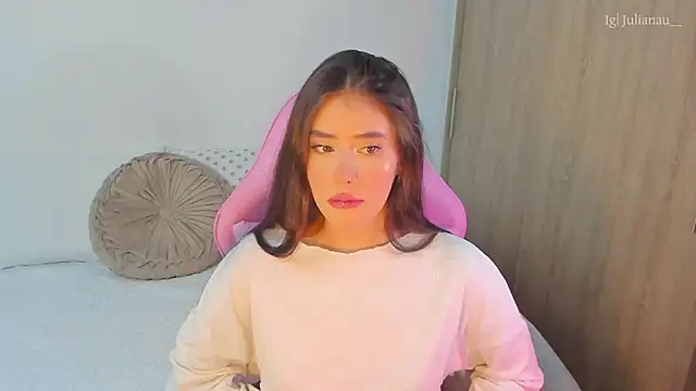 Snapshot of iriswest_ chatting on March 6, 10:58 pm iriswest  online show from March 6, 10:58 pm