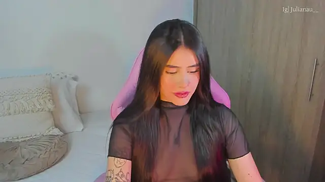 Snapshot of iriswest_ chatting on March 18, 10:58 pm iriswest  online show from March 18, 10:58 pm