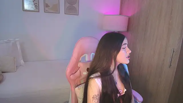 Snapshot of iriswest_ chatting on September 27, 11:21 pm iriswest  online show from September 27, 11:21 pm