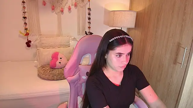 iriswest  online show from February 7, 12:03 am