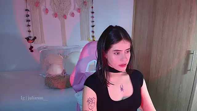 iriswest  online show from March 28, 12:43 am