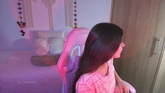 iriswest  online show from April 14, 1:55 am