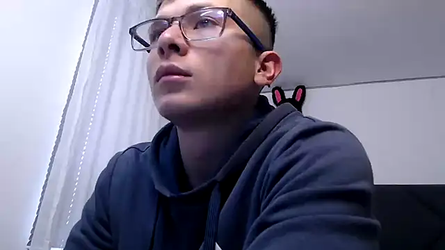 Snapshot of MathewCollin chatting on March 20, 3:47 pm MathewCollin online show from March 20, 3:47 pm