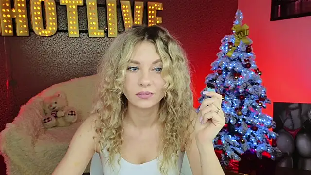 Snapshot of Marybarbia chatting on December 22, 1:00 pm Marybarbia online show from December 22, 1:00 pm