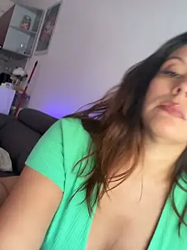 Snapshot of bellafreakyfun chatting on July 13, 12:19 pm bellafreakyfun online show from July 13, 12:19 pm