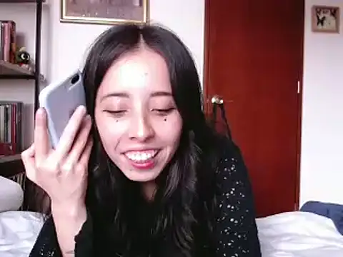 Snapshot of babyluna_8_8 chatting on December 4, 9:13 pm babyluna 8 8 online show from December 4, 9:13 pm