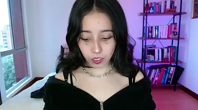 Snapshot of babyluna_8_8 chatting on December 31, 10:56 pm babyluna 8 8 online show from December 31, 10:56 pm