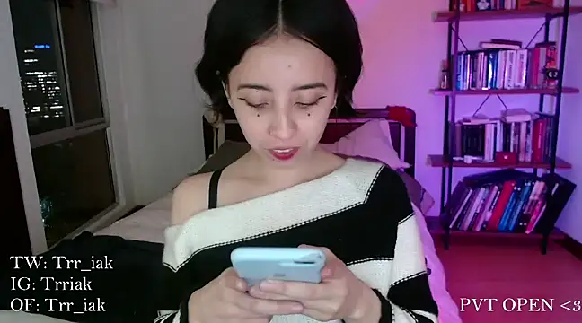 Snapshot of babyluna_8_8 chatting on January 28, 1:29 am babyluna 8 8 online show from January 28, 1:29 am