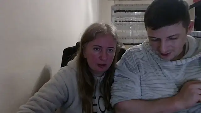 PeterAndJen online show from March 12, 6:25 pm