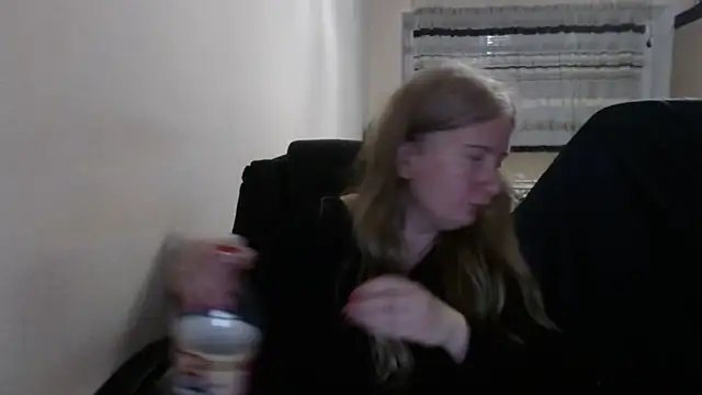 PeterAndJen online show from April 3, 5:44 pm