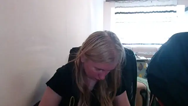 Snapshot of PeterAndJen chatting on May 17, 4:14 pm PeterAndJen online show from May 17, 4:14 pm